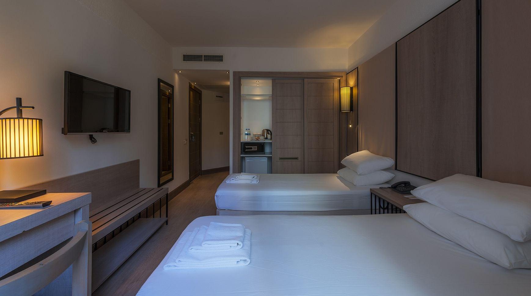 אקיארלר Liv Hotel By Bellazure מראה חיצוני תמונה