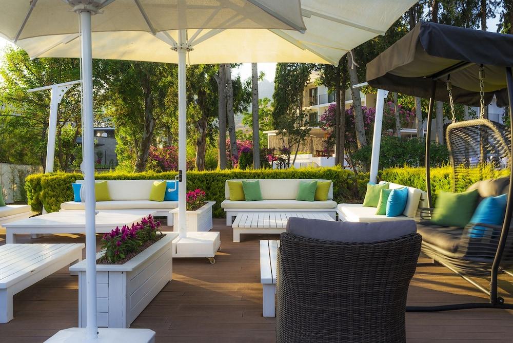 אקיארלר Liv Hotel By Bellazure מראה חיצוני תמונה