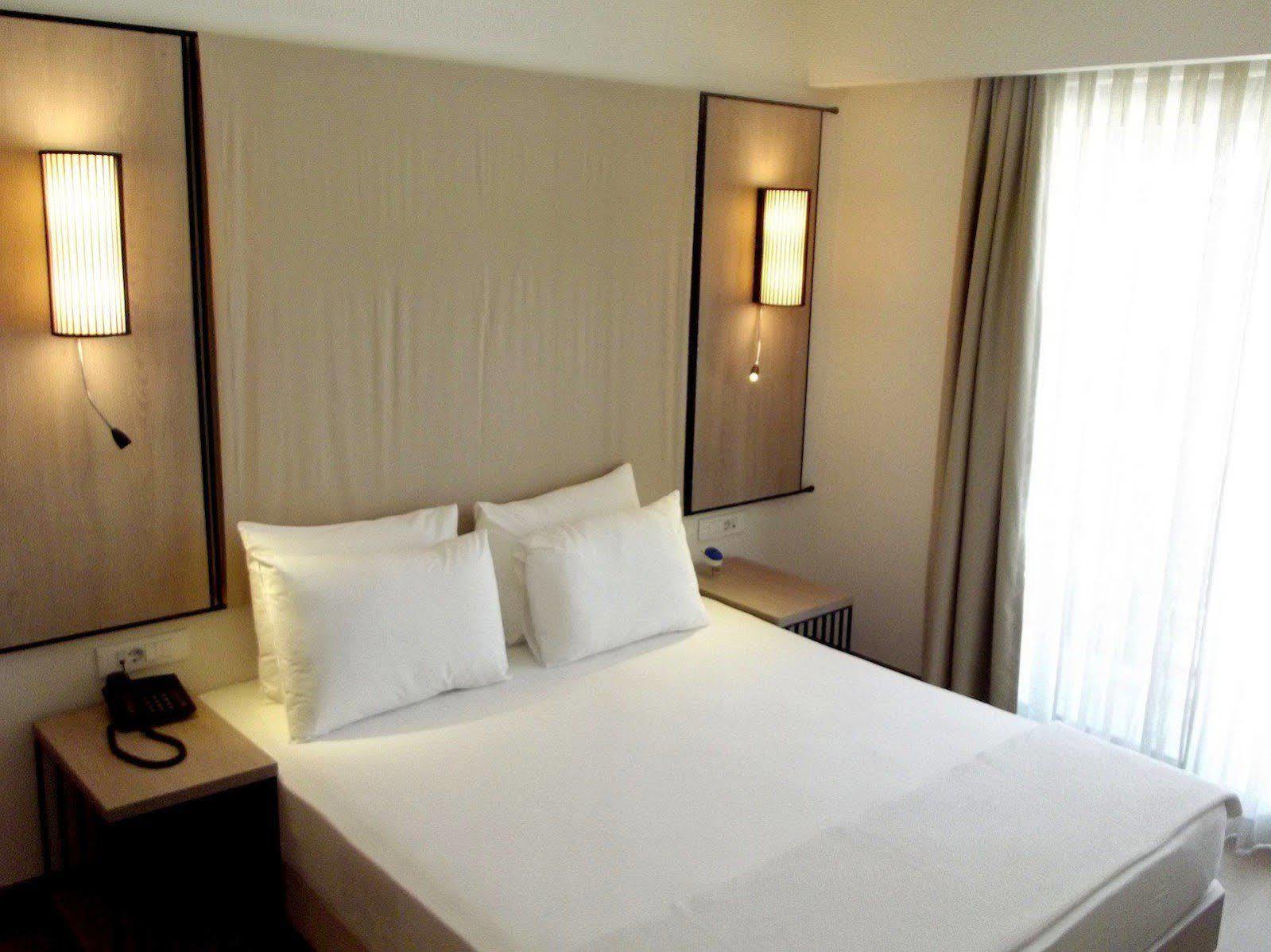 אקיארלר Liv Hotel By Bellazure מראה חיצוני תמונה
