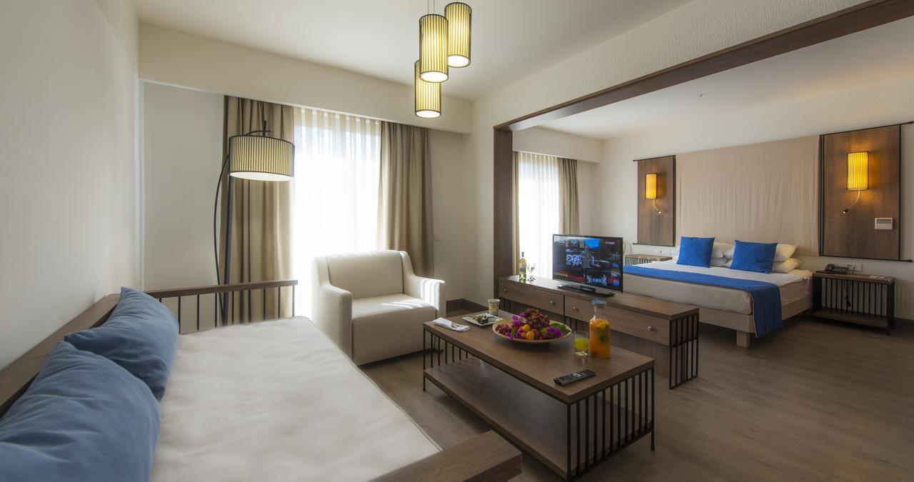 אקיארלר Liv Hotel By Bellazure מראה חיצוני תמונה